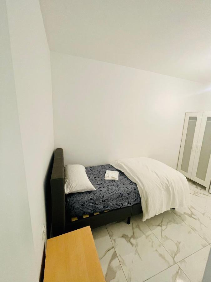 Santa Coloma de Gramanet Queen Apartments المظهر الخارجي الصورة