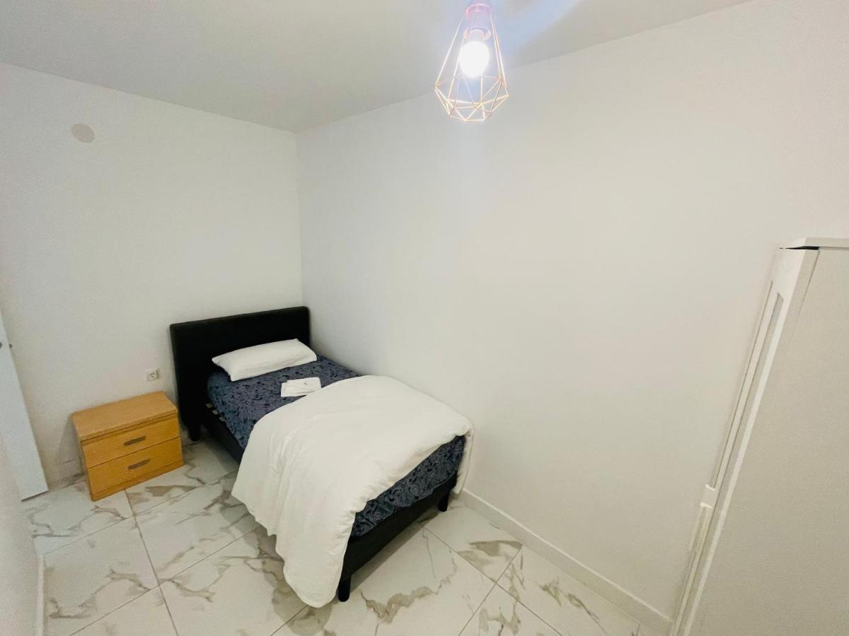 Santa Coloma de Gramanet Queen Apartments المظهر الخارجي الصورة